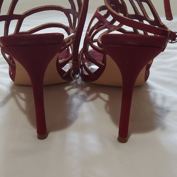 Shoes - Picture 4 of 6